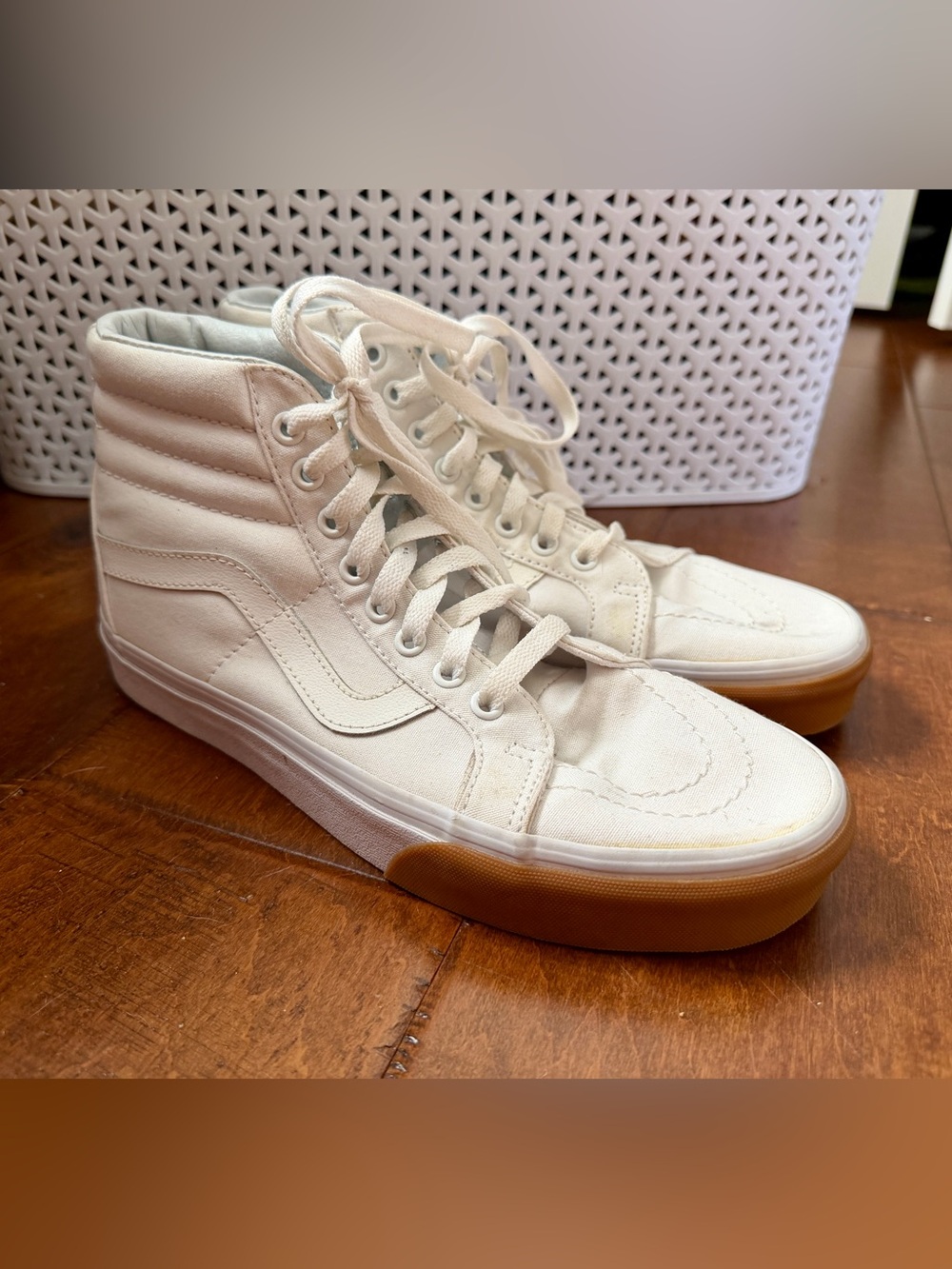 Vans Sk8-Hi Reissue White Canvas Gum Bumper Sneakers Men Size 8 Women Size 9.5